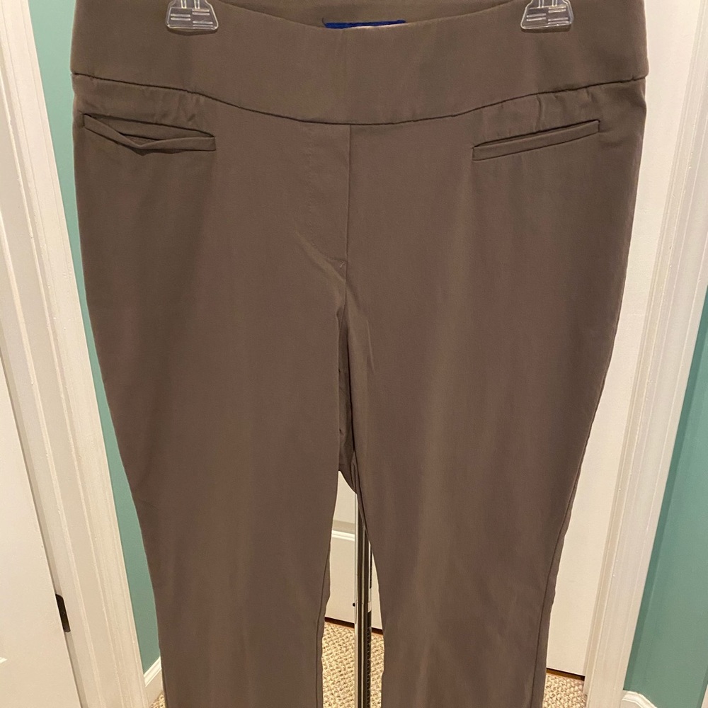 Apt. 9 Women's Boot Cut Pants in Taupe